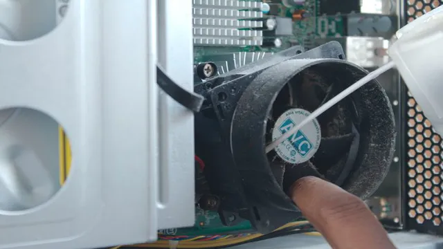 can i use an air compressor to clean my computer