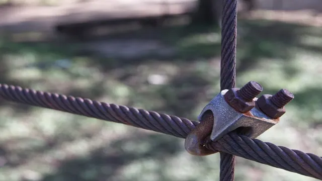 how do cable clamps work