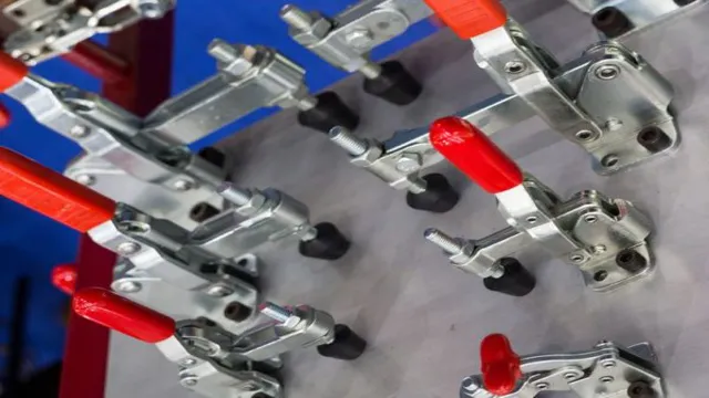 how do toggle clamps work