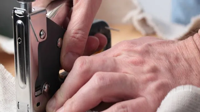 how do you measure staples for a staple gun