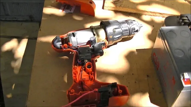 how does a cordless drill switch work