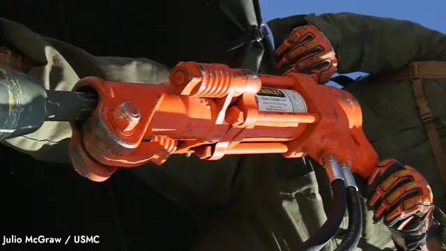 how does a pneumatic jackhammer work