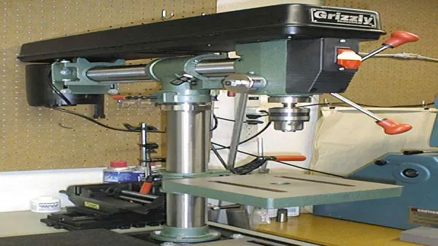 how does a radial drill press work