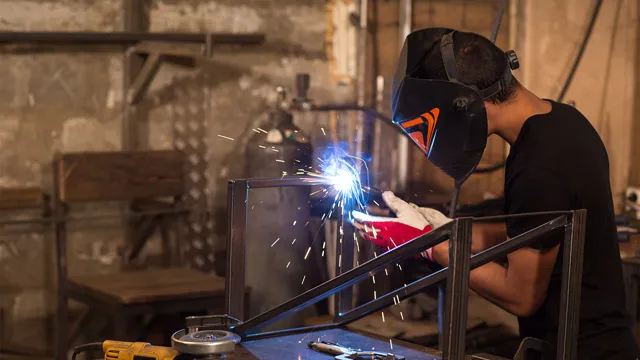 how does a welding machine work