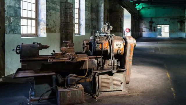 how fast does a metal lathe spin