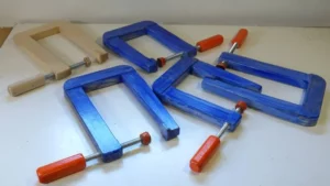 How Long to Leave Clamps on Glued Wood: A Comprehensive Guide