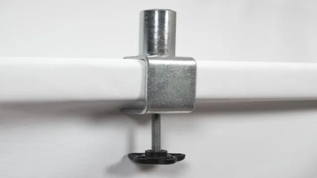 how many clamps for table top