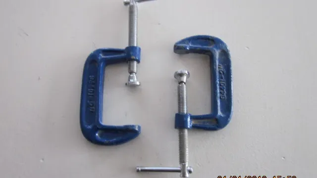 how many clamps needed for table top