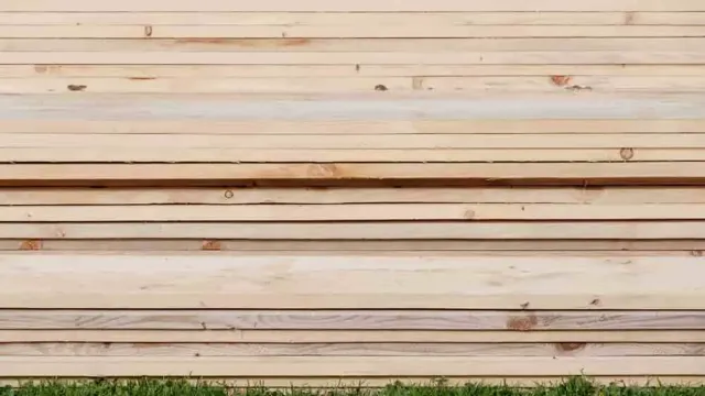 how much weight can a 4x6 post support vertically