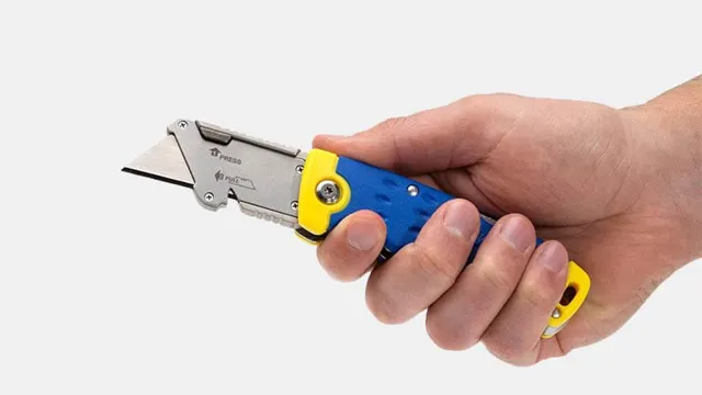 how to change blade in folding utility knife