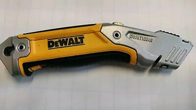 how to change blade on dewalt utility knife dwht10046