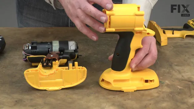 how to change drill bit dewalt hammer drill