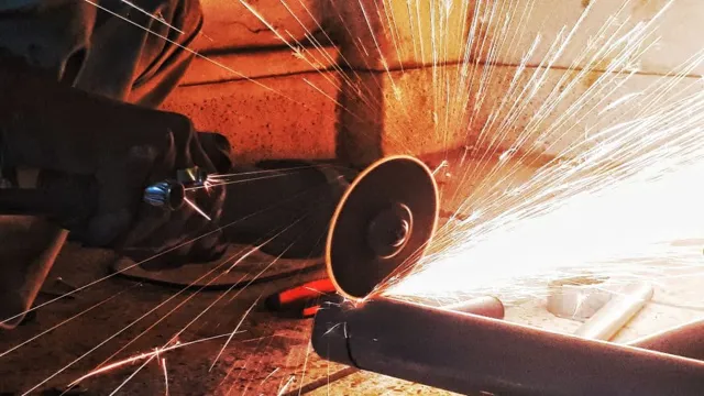 how to cut pipe with angle grinder