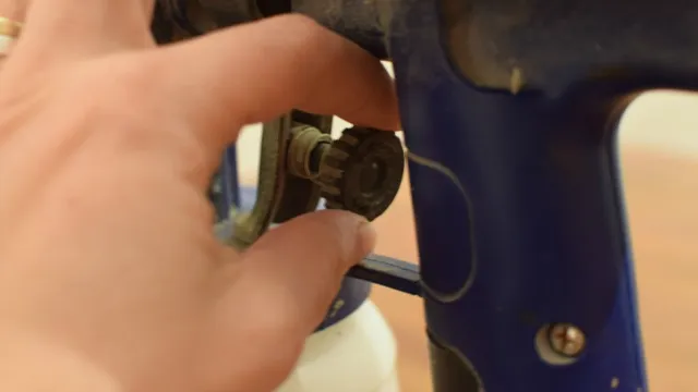 how to fill a paint sprayer