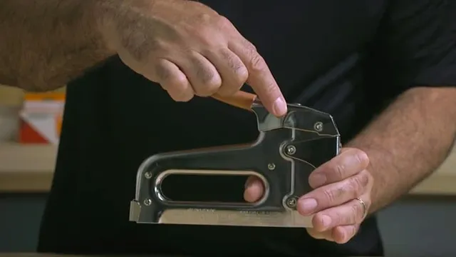 how to fill a staple gun