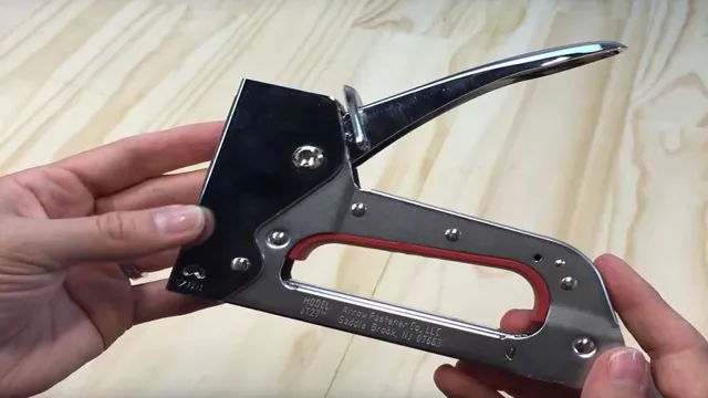 how to fill an arrow staple gun