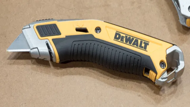 how to install blade in dewalt utility knife