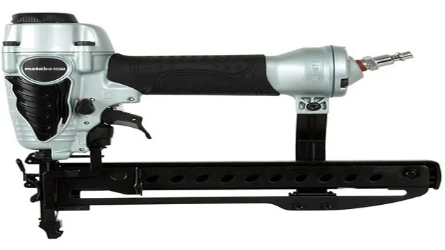 how to load a metabo hpt staple gun