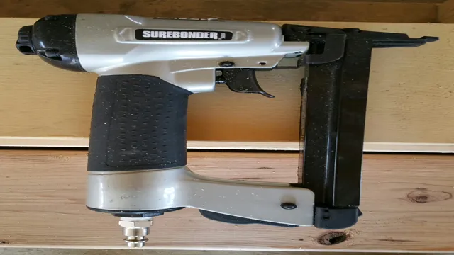 how to load air staple gun