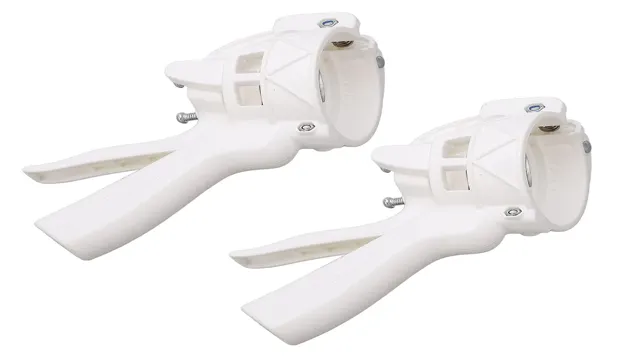 how to operate a caulking gun