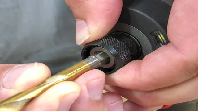 how to put a drill bit in a impact driver