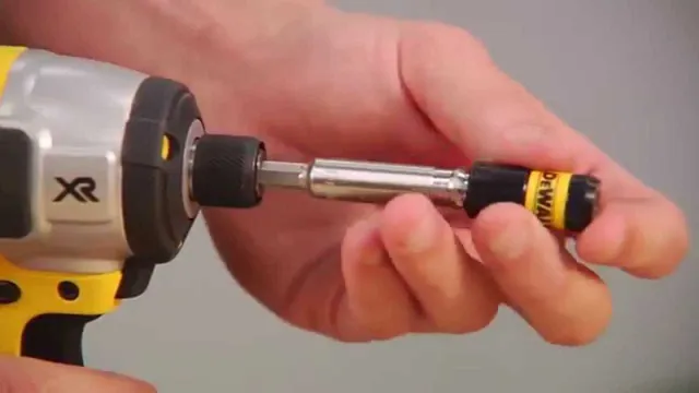 how to remove bit from dewalt hammer drill