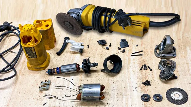 how to remove blade from dewalt angle grinder