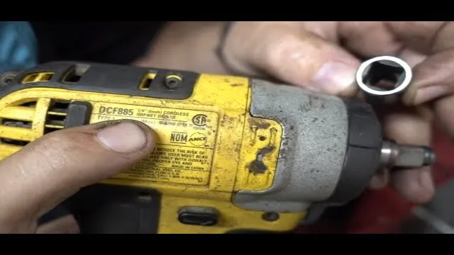 how to replace spring in dewalt impact driver
