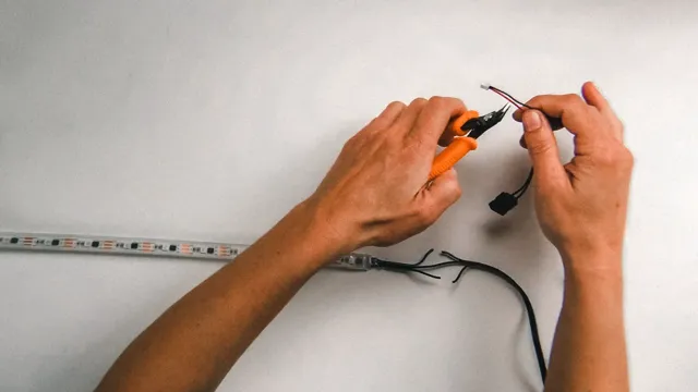 how to strip speaker wire with wire cutters