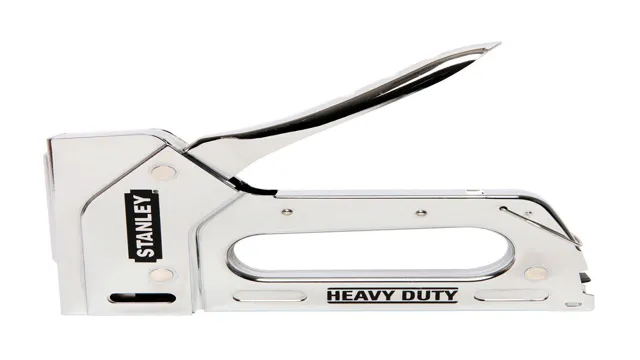 how to use a heavy duty staple gun
