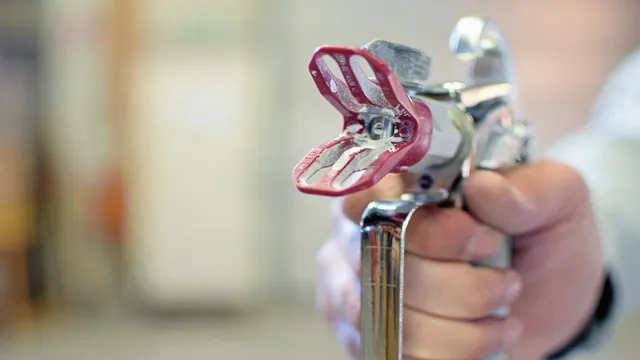 how to use an airless paint sprayer indoors