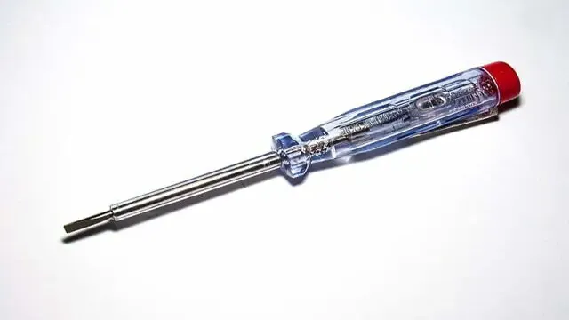 how to use screwdriver voltage tester