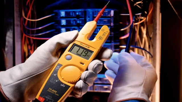 how to use the voltage tester