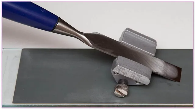 what angle should chisels be sharpened at