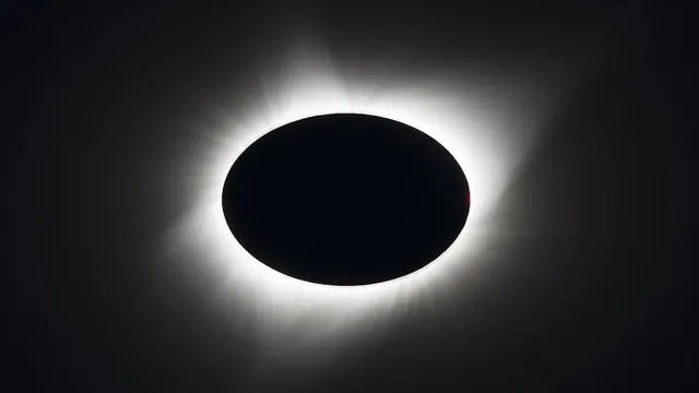 would a welding helmet to view an eclipse